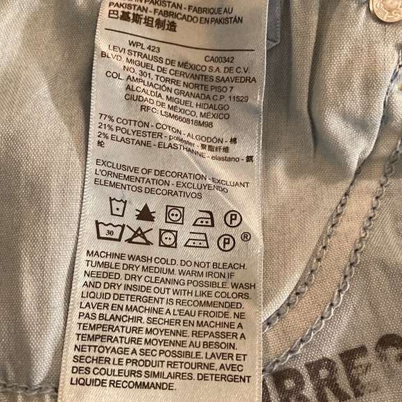 Signature by Levi’s Simply Stretch Mid-Rise Skinny jeans. Size 28S. Dark blue. - Picture 10 of 10